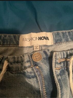 Fashion Nova Women’s Light Blue wide leg Denim Jeans
